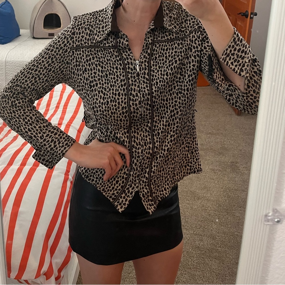 Cheetah collared zip sweater